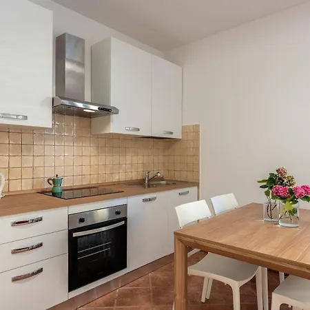 Chez Giselle - Affitti Brevi Italia - *